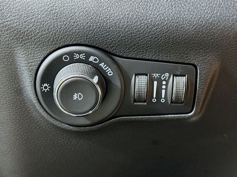 Used 2022 Jeep Compass Latitude image 17