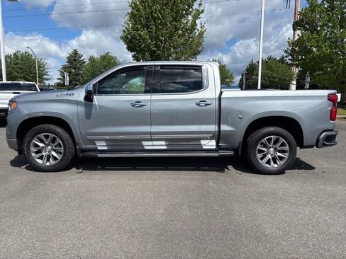Used 2023 Chevrolet Silverado 1500 High Country w/ High Country Premium Package AWD/4WD image 2