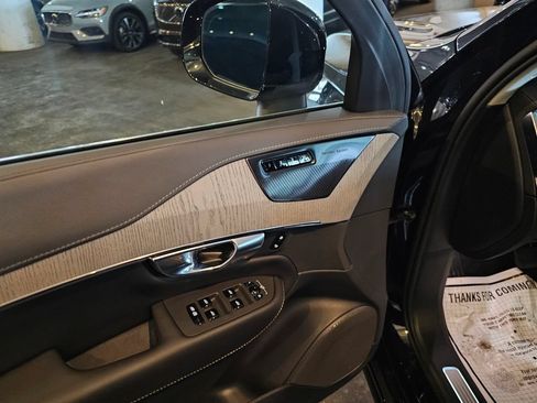 Certified 2025 Volvo XC90 B6 Ultra w/ Protection Package Premier AWD/4WD image 16