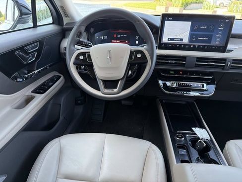 Used 2024 Lincoln Corsair FWD image 25