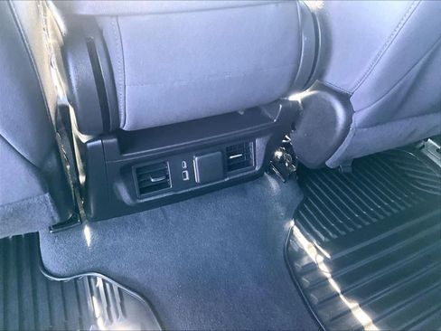 Used 2024 Chevrolet Silverado 1500 LT image 28