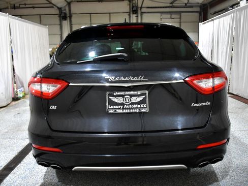 Used 2017 Maserati Levante w/ Luxury Package image 28