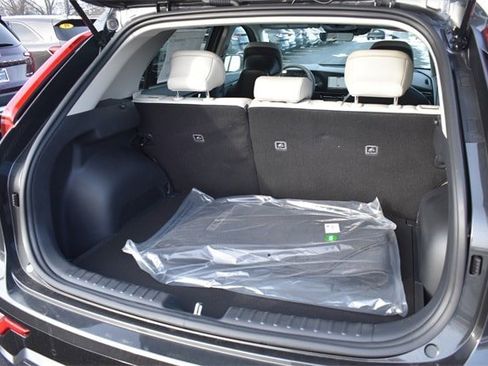 New 2025 Kia Niro EX Touring image 17