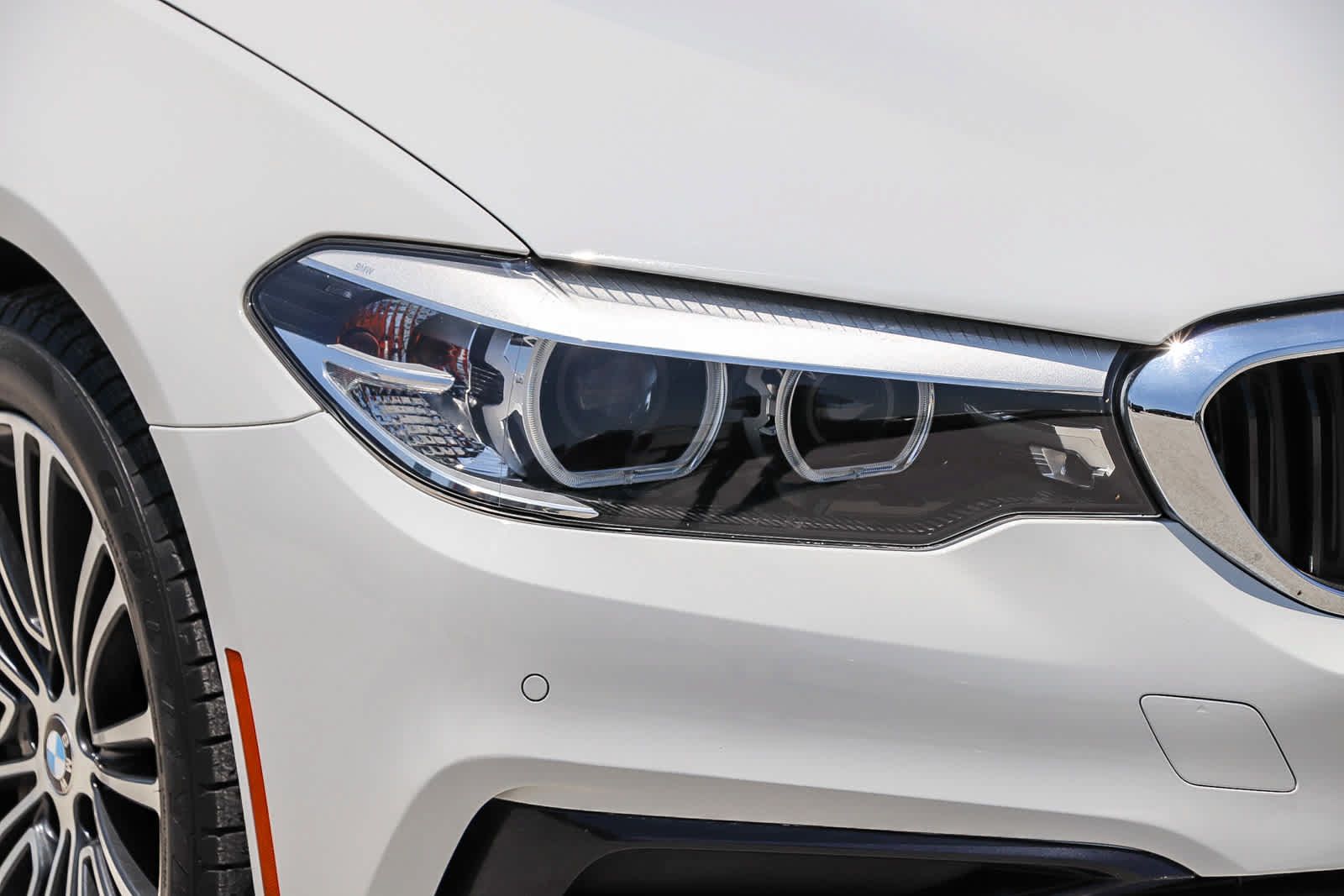 Used 2019 BMW 530i RWD image 4
