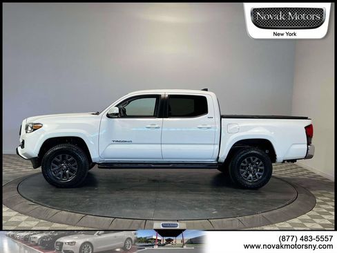 Used 2023 Toyota Tacoma SR5 AWD/4WD image 5