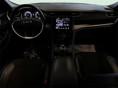 Used 2023 Jeep Grand Cherokee L Laredo image 21