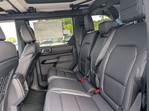 New 2025 Ford Bronco Badlands image 14