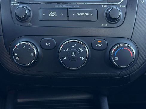 Used 2014 Kia Forte EX image 33