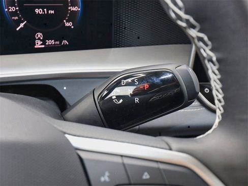 New 2025 Volkswagen Tiguan SE image 25