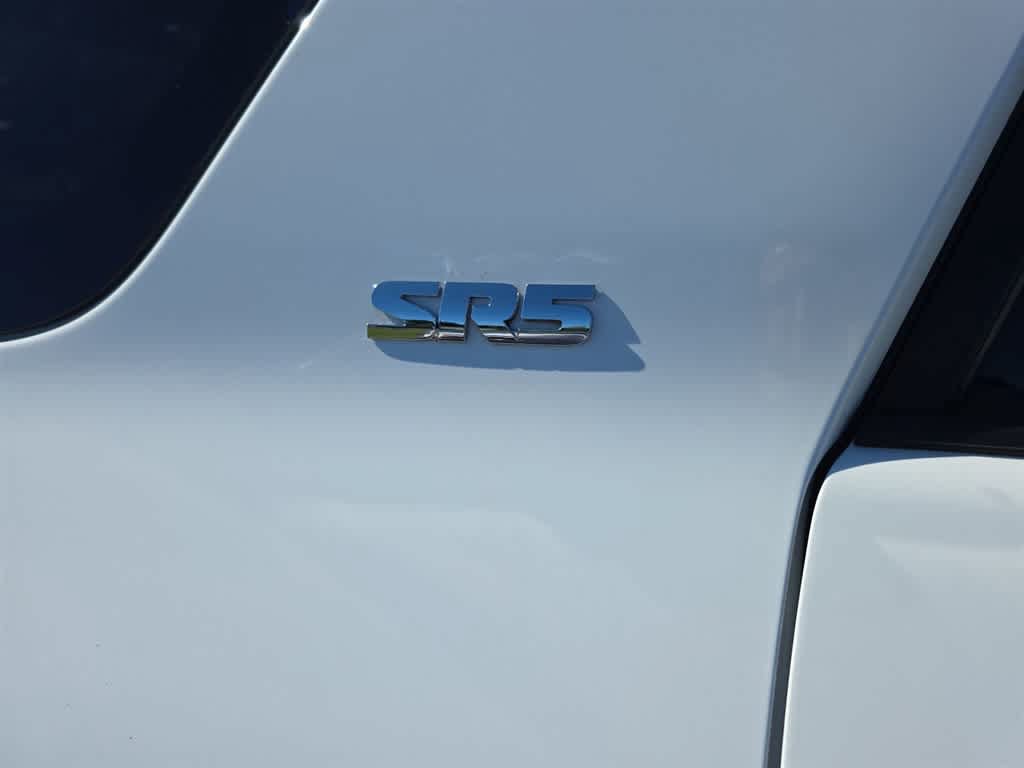 Used 2021 Toyota 4Runner SR5 AWD/4WD image 8