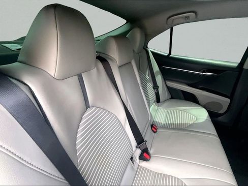 Used 2021 Toyota Camry SE FWD image 25