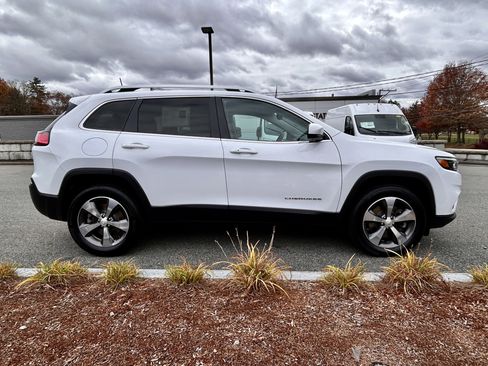 Used 2019 Jeep Cherokee Limited AWD/4WD image 16