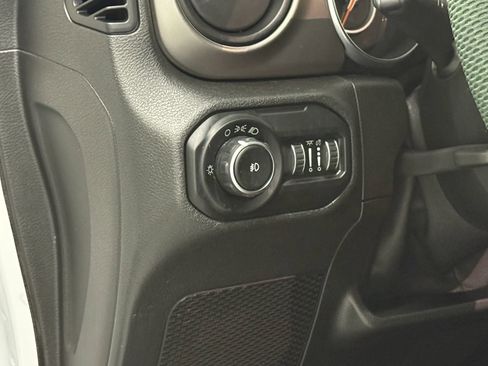 Used 2020 Jeep Wrangler Sport AWD/4WD image 27