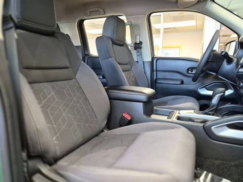 Used 2025 Nissan Frontier SV w/ SV Convenience Package AWD/4WD image 27
