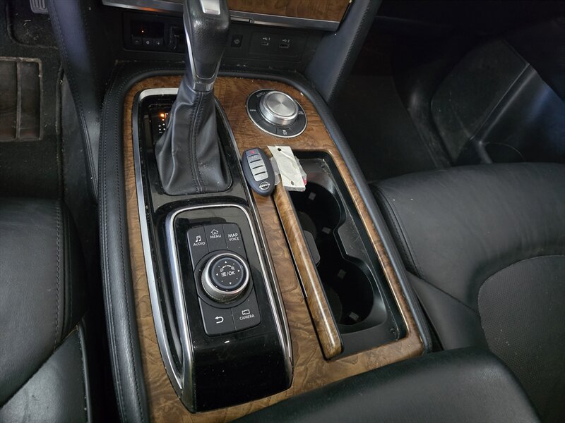 Used 2021 Nissan Armada SL w/ Captain's Chairs Package AWD/4WD image 24