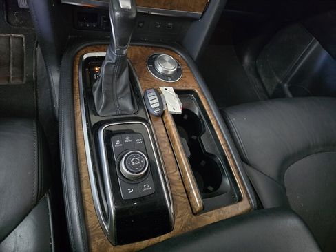 Used 2021 Nissan Armada SL w/ Captain's Chairs Package AWD/4WD image 24