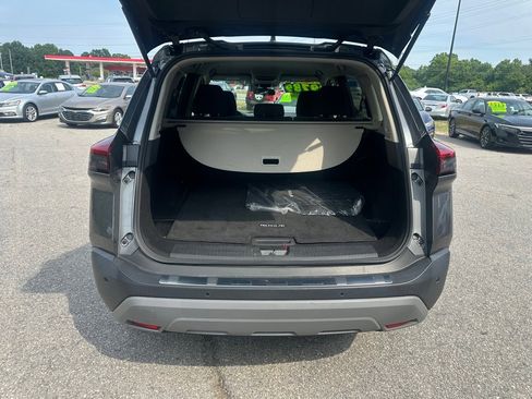 Used 2023 Nissan Rogue SV AWD/4WD image 10