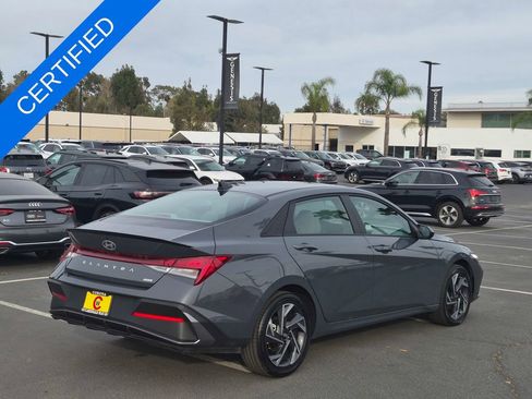 Used 2025 Hyundai Elantra SEL image 7