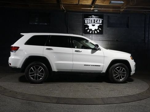 Used 2021 Jeep Grand Cherokee Limited AWD/4WD image 9