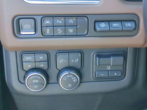 Used 2023 Chevrolet Tahoe High Country w/ LPO, Illumination Package AWD/4WD image 21