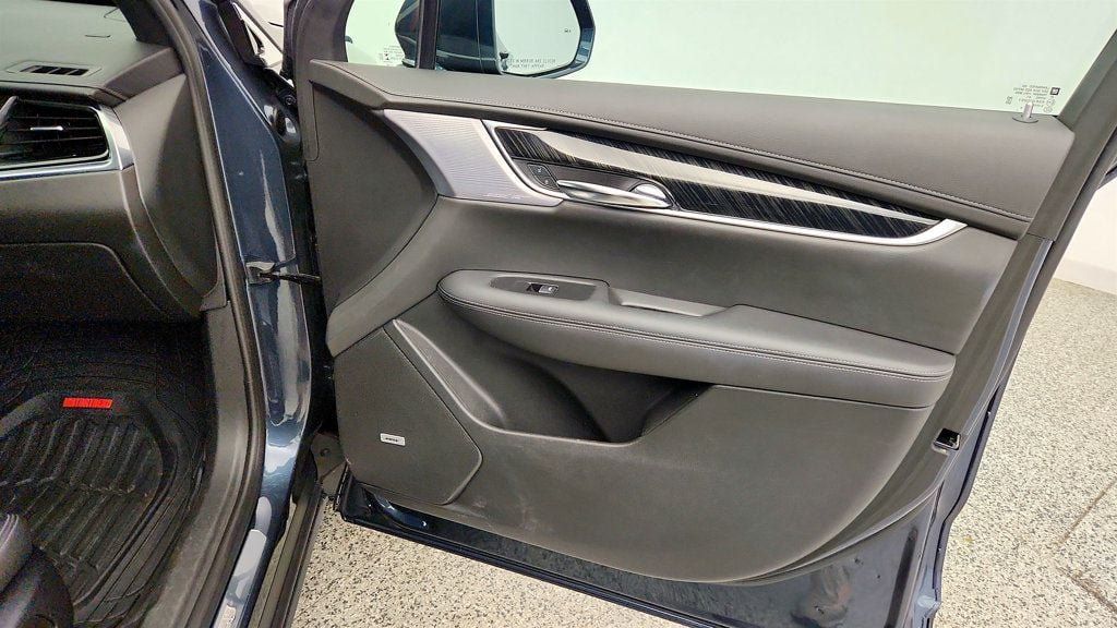 Used 2020 Cadillac XT6 Premium Luxury AWD/4WD image 28