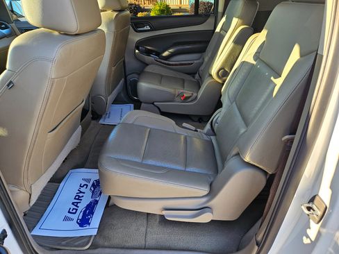 Used 2020 Chevrolet Suburban Premier image 16