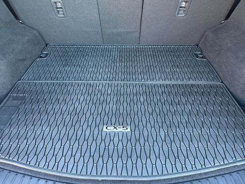 Used 2025 MAZDA CX-5 Signature image 17