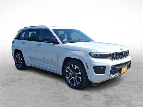 Certified 2023 Jeep Grand Cherokee Overland w/ Luxury Tech Group IV AWD/4WD image 7
