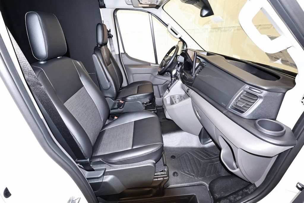 New 2026 Ford Transit 250 148 Medium Roof RWD image 17