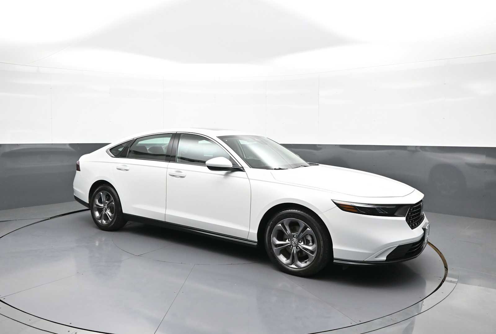 Certified 2024 Honda Accord EX image 4