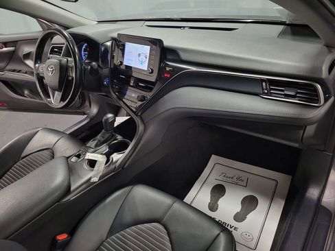 Used 2022 Toyota Camry SE image 26