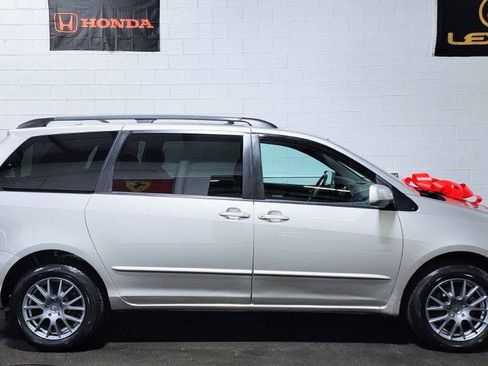 Used 2004 Toyota Sienna XLE AWD/4WD image 2
