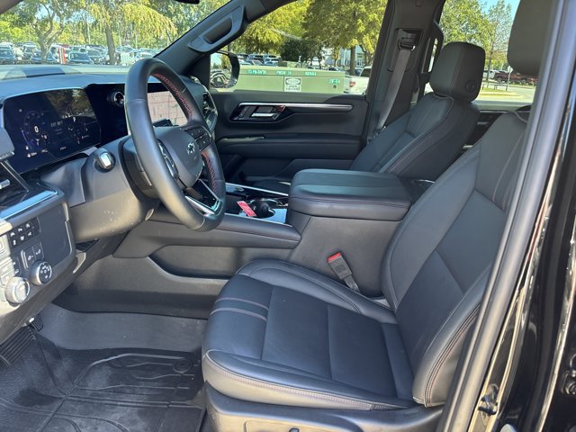 Used 2025 Chevrolet Suburban RST w/ Comfort Package AWD/4WD image 17