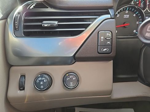 Used 2016 Chevrolet Tahoe LTZ AWD/4WD image 45