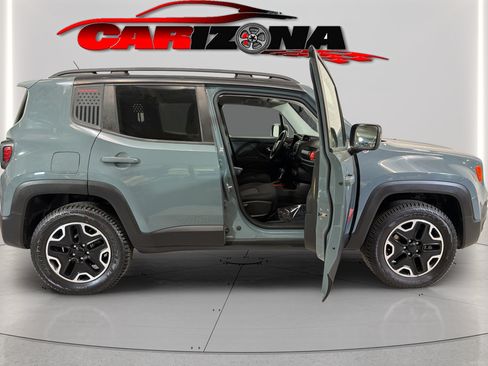 Used 2016 Jeep Renegade Trailhawk AWD/4WD image 14
