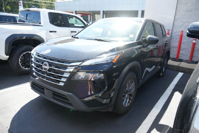 Used 2024 Nissan Rogue S AWD/4WD image 8