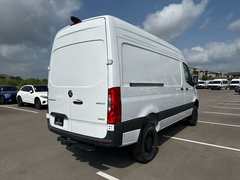 Used 2025 Mercedes-Benz Sprinter 2500 image 6