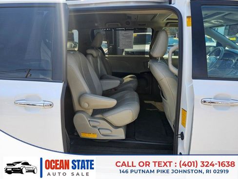 Used 2014 Toyota Sienna XLE w/ Entertainment Package image 13