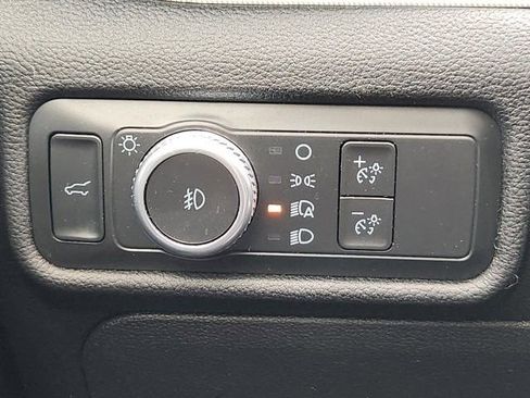 Used 2021 Ford Explorer XLT w/ Equipment Group 202A RWD image 19