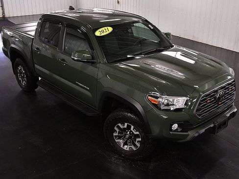 Used 2021 Toyota Tacoma TRD Off-Road image 13