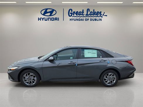 New 2026 Hyundai Elantra Blue image 2