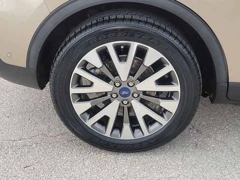 Certified 2020 Ford Escape Titanium FWD image 27