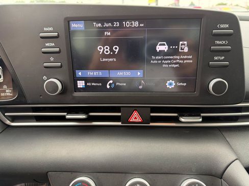 Used 2023 Hyundai Elantra SE FWD image 15