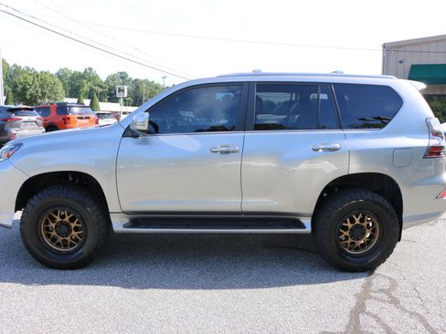 Used 2021 Lexus GX 460 Premium w/ Premium Package AWD/4WD image 2