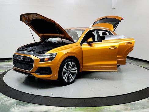 Used 2019 Audi Q8 Prestige w/ Luxury Package AWD/4WD image 9