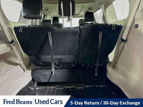 Used 2023 Chrysler Pacifica Limited FWD image 34