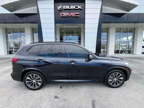 Used 2021 BMW X5 xDrive40i w/ M Sport Package AWD/4WD image 2
