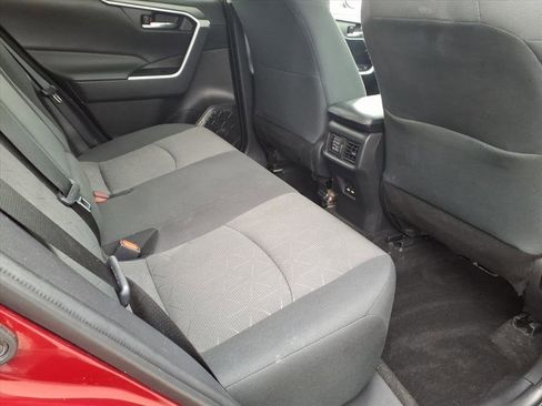 Used 2021 Toyota RAV4 XLE image 10