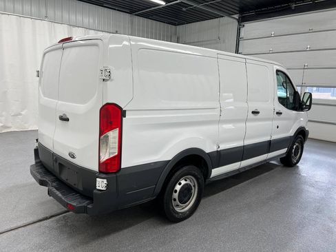 Used 2016 Ford Transit 150 130 Low Roof RWD image 4