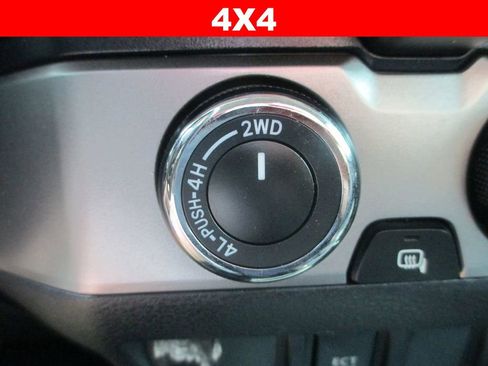 Used 2019 Toyota Tacoma SR5 image 19